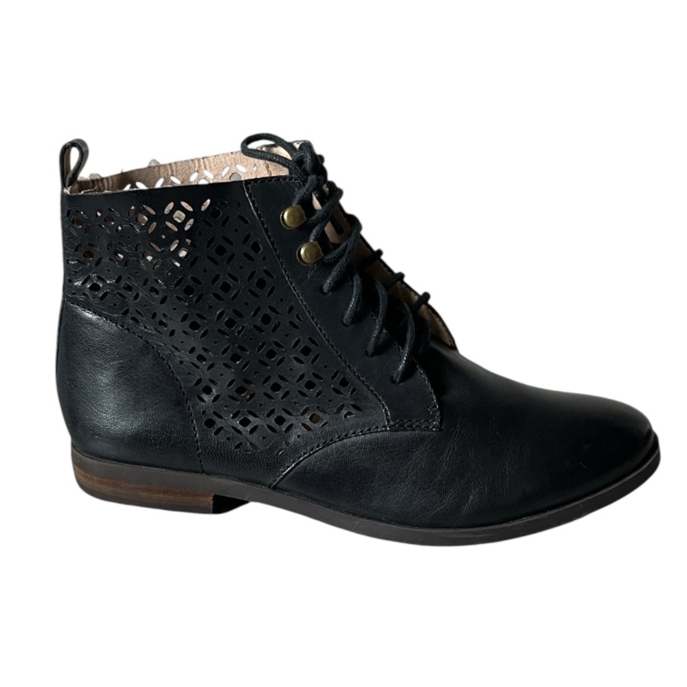 LUCKY BRAND Black Leather Perforated Lace-Up Ankle Boots  Size 7 NEW